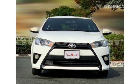 Comprar Importar Toyota Yaris Branco Carro em Import - Dubai em Bengo Province Comprar Importar Toyota Yaris Branco Carro em Import - Dubai em Bengo Province