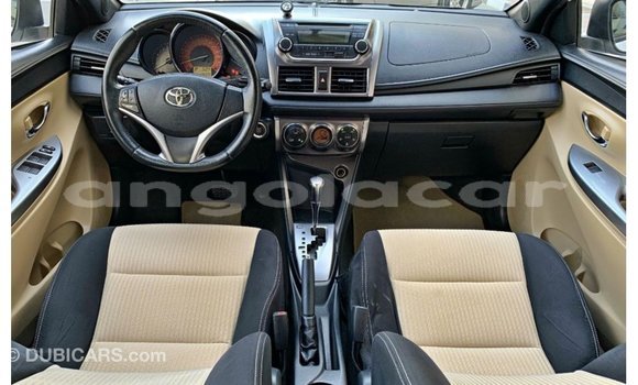 Comprar Importar Toyota Yaris Branco Carro em Import - Dubai em Bengo Province Comprar Importar Toyota Yaris Branco Carro em Import - Dubai em Bengo Province