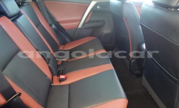Comprar Usado Toyota RAV4 Vermelho Carro em Luanda em Luanda Province Comprar Usado Toyota RAV4 Vermelho Carro em Luanda em Luanda Province