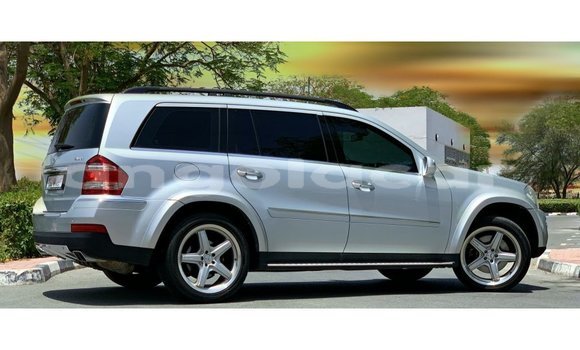 Comprar Importar Mercedes-Benz 190 Outro Carro em Import - Dubai em Bengo Province Comprar Importar Mercedes-Benz 190 Outro Carro em Import - Dubai em Bengo Province