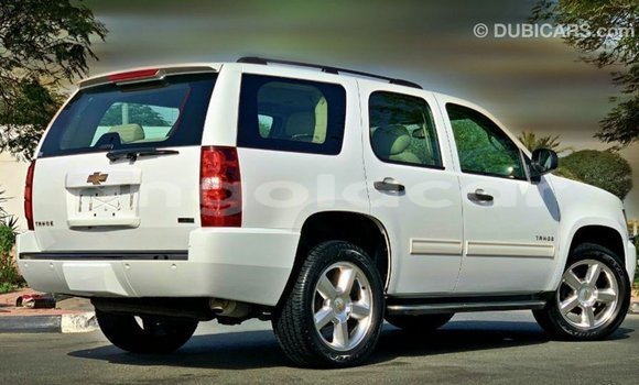 Comprar Importar Chevrolet Tahoe Branco Carro em Import - Dubai em Bengo Province Comprar Importar Chevrolet Tahoe Branco Carro em Import - Dubai em Bengo Province