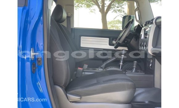 Comprar Importar Toyota FJ Cruiser Azul Carro em Import - Dubai em Bengo Province Comprar Importar Toyota FJ Cruiser Azul Carro em Import - Dubai em Bengo Province