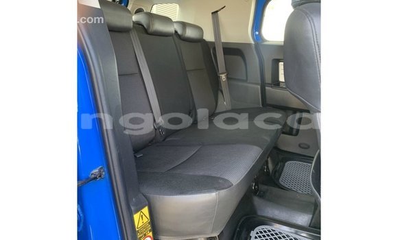 Comprar Importar Toyota FJ Cruiser Azul Carro em Import - Dubai em Bengo Province Comprar Importar Toyota FJ Cruiser Azul Carro em Import - Dubai em Bengo Province