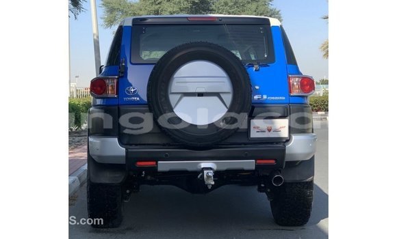 Comprar Importar Toyota FJ Cruiser Azul Carro em Import - Dubai em Bengo Province Comprar Importar Toyota FJ Cruiser Azul Carro em Import - Dubai em Bengo Province