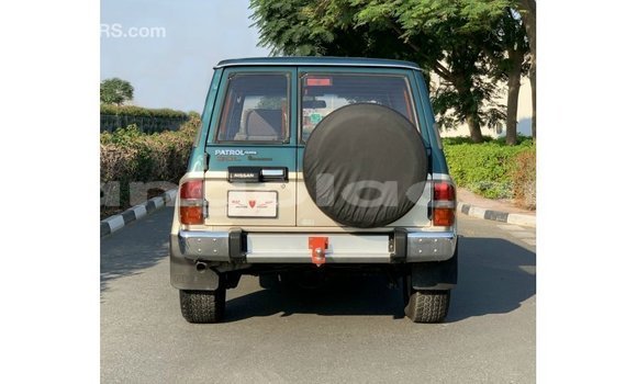 Comprar Importar Nissan Patrol Azul Carro em Import - Dubai em Bengo Province Comprar Importar Nissan Patrol Azul Carro em Import - Dubai em Bengo Province