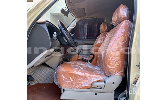 Comprar Importar Nissan Patrol Bege Carro em Import - Dubai em Bengo Province Comprar Importar Nissan Patrol Bege Carro em Import - Dubai em Bengo Province