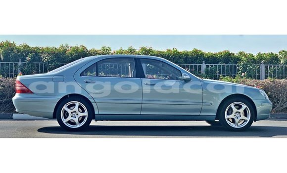 Comprar Importar Mercedes-Benz 200 Azul Carro em Import - Dubai em Bengo Province Comprar Importar Mercedes-Benz 200 Azul Carro em Import - Dubai em Bengo Province