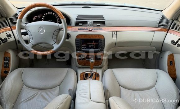 Comprar Importar Mercedes-Benz 200 Azul Carro em Import - Dubai em Bengo Province Comprar Importar Mercedes-Benz 200 Azul Carro em Import - Dubai em Bengo Province