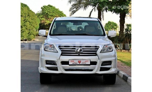 Comprar Importar Lexus LX Branco Carro em Import - Dubai em Bengo Province Comprar Importar Lexus LX Branco Carro em Import - Dubai em Bengo Province