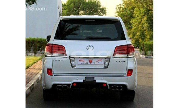 Comprar Importar Lexus LX Branco Carro em Import - Dubai em Bengo Province Comprar Importar Lexus LX Branco Carro em Import - Dubai em Bengo Province