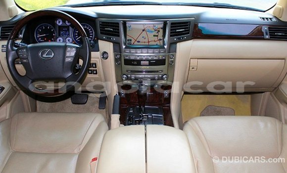 Comprar Importar Lexus LX Branco Carro em Import - Dubai em Bengo Province Comprar Importar Lexus LX Branco Carro em Import - Dubai em Bengo Province