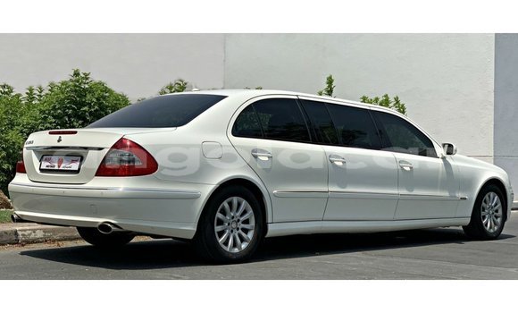 Comprar Importar Mercedes-Benz 200 Branco Carro em Import - Dubai em Bengo Province Comprar Importar Mercedes-Benz 200 Branco Carro em Import - Dubai em Bengo Province