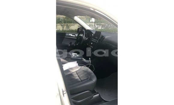 Comprar Importar Mercedes-Benz GLE Branco Carro em Import - Dubai em Bengo Province Comprar Importar Mercedes-Benz GLE Branco Carro em Import - Dubai em Bengo Province