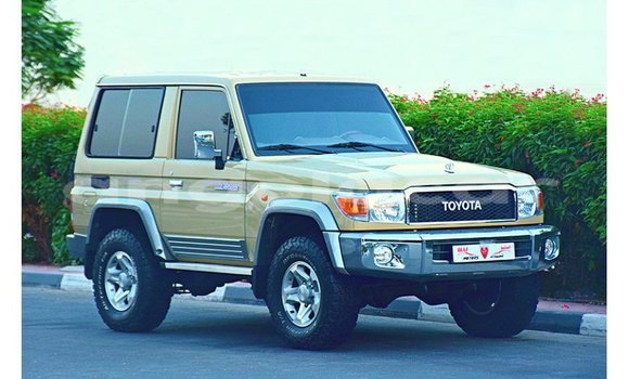 Buy Import Toyota Land Cruiser Beige Car in Import - Dubai in Bengo Province