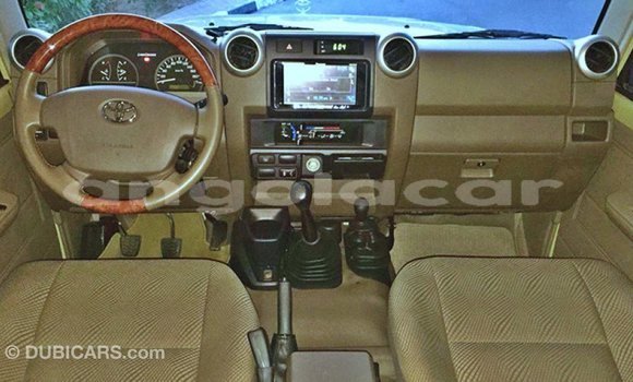Comprar Importar Toyota Land Cruiser Bege Carro em Import - Dubai em Bengo Province Comprar Importar Toyota Land Cruiser Bege Carro em Import - Dubai em Bengo Province