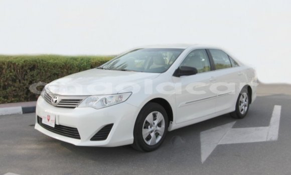 Acheter Import Voiture Toyota Camry Blanc à Import - Dubai, Province de Bengo Acheter Import Voiture Toyota Camry Blanc à Import - Dubai, Province de Bengo