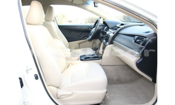 Comprar Importar Toyota Camry Branco Carro em Import - Dubai em Bengo Province Comprar Importar Toyota Camry Branco Carro em Import - Dubai em Bengo Province