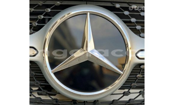 Comprar Importar Mercedes-Benz GLC Branco Carro em Import - Dubai em Bengo Province Comprar Importar Mercedes-Benz GLC Branco Carro em Import - Dubai em Bengo Province