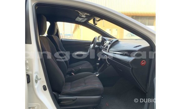 Comprar Importar Toyota Yaris Branco Carro em Import - Dubai em Bengo Province Comprar Importar Toyota Yaris Branco Carro em Import - Dubai em Bengo Province