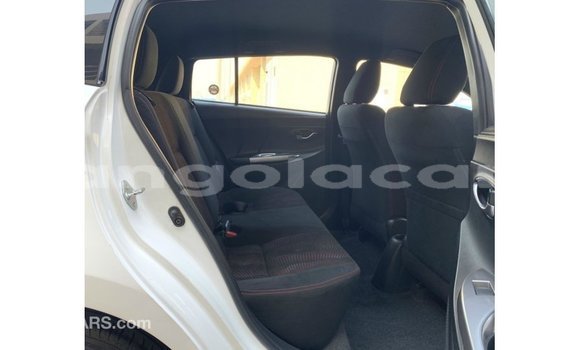 Comprar Importar Toyota Yaris Branco Carro em Import - Dubai em Bengo Province Comprar Importar Toyota Yaris Branco Carro em Import - Dubai em Bengo Province