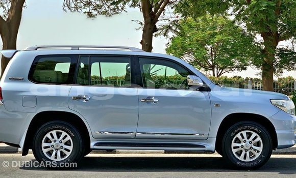 Comprar Importar Toyota Land Cruiser Azul Carro em Import - Dubai em Bengo Province Comprar Importar Toyota Land Cruiser Azul Carro em Import - Dubai em Bengo Province