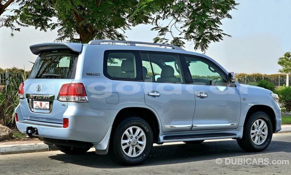 Comprar Importar Toyota Land Cruiser Azul Carro em Import - Dubai em Bengo Province Comprar Importar Toyota Land Cruiser Azul Carro em Import - Dubai em Bengo Province