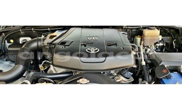 Comprar Importar Toyota Land Cruiser Azul Carro em Import - Dubai em Bengo Province Comprar Importar Toyota Land Cruiser Azul Carro em Import - Dubai em Bengo Province