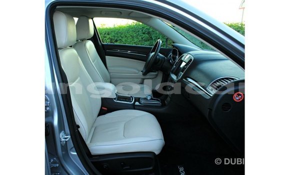 Comprar Importar Chrysler 300 Outro Carro em Import - Dubai em Bengo Province Comprar Importar Chrysler 300 Outro Carro em Import - Dubai em Bengo Province