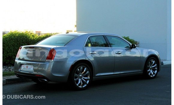 Comprar Importar Chrysler 300 Outro Carro em Import - Dubai em Bengo Province Comprar Importar Chrysler 300 Outro Carro em Import - Dubai em Bengo Province