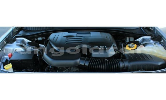 Comprar Importar Chrysler 300 Outro Carro em Import - Dubai em Bengo Province Comprar Importar Chrysler 300 Outro Carro em Import - Dubai em Bengo Province