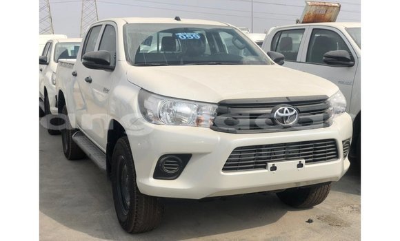 Comprar Importar Toyota Hilux Branco Carro em Import - Dubai em Bengo Province Comprar Importar Toyota Hilux Branco Carro em Import - Dubai em Bengo Province