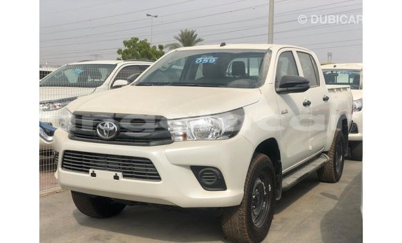 Comprar Importar Toyota Hilux Branco Carro em Import - Dubai em Bengo Province Comprar Importar Toyota Hilux Branco Carro em Import - Dubai em Bengo Province