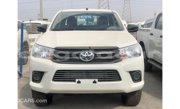 Comprar Importar Toyota Hilux Branco Carro em Import - Dubai em Bengo Province Comprar Importar Toyota Hilux Branco Carro em Import - Dubai em Bengo Province
