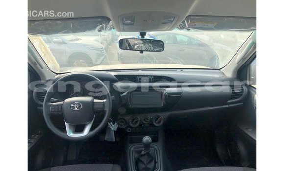 Comprar Importar Toyota Hilux Branco Carro em Import - Dubai em Bengo Province Comprar Importar Toyota Hilux Branco Carro em Import - Dubai em Bengo Province