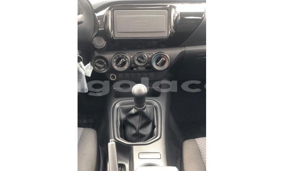 Comprar Importar Toyota Hilux Branco Carro em Import - Dubai em Bengo Province Comprar Importar Toyota Hilux Branco Carro em Import - Dubai em Bengo Province
