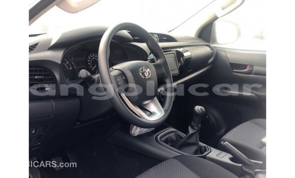 Comprar Importar Toyota Hilux Branco Carro em Import - Dubai em Bengo Province Comprar Importar Toyota Hilux Branco Carro em Import - Dubai em Bengo Province