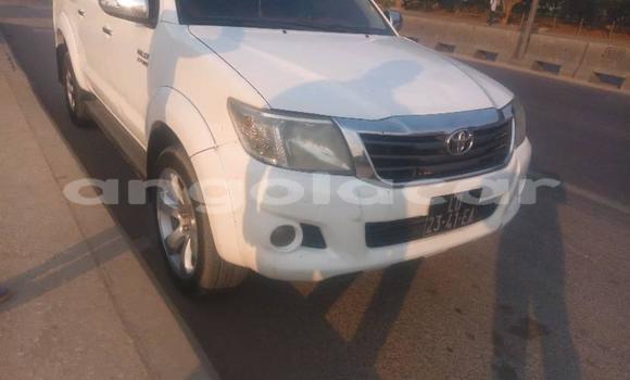 Acheter Occasion Voiture Toyota Hilux Blanc à Luanda, Province de Luanda Acheter Occasion Voiture Toyota Hilux Blanc à Luanda, Province de Luanda