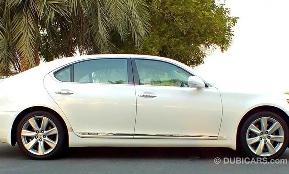 Comprar Importar Lexus LS Branco Carro em Import - Dubai em Bengo Province Comprar Importar Lexus LS Branco Carro em Import - Dubai em Bengo Province