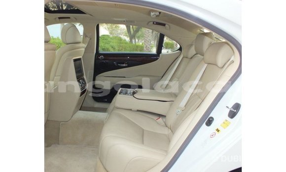 Comprar Importar Lexus LS Branco Carro em Import - Dubai em Bengo Province Comprar Importar Lexus LS Branco Carro em Import - Dubai em Bengo Province