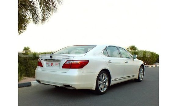 Comprar Importar Lexus LS Branco Carro em Import - Dubai em Bengo Province Comprar Importar Lexus LS Branco Carro em Import - Dubai em Bengo Province