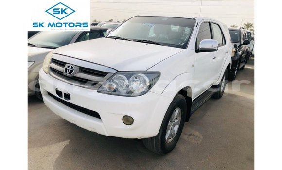 Comprar Importar Toyota Fortuner Branco Carro em Import - Dubai em Bengo Province Comprar Importar Toyota Fortuner Branco Carro em Import - Dubai em Bengo Province