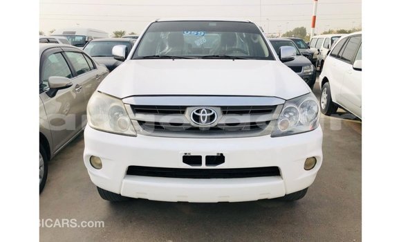 Comprar Importar Toyota Fortuner Branco Carro em Import - Dubai em Bengo Province Comprar Importar Toyota Fortuner Branco Carro em Import - Dubai em Bengo Province