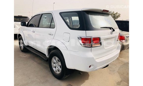 Comprar Importar Toyota Fortuner Branco Carro em Import - Dubai em Bengo Province Comprar Importar Toyota Fortuner Branco Carro em Import - Dubai em Bengo Province