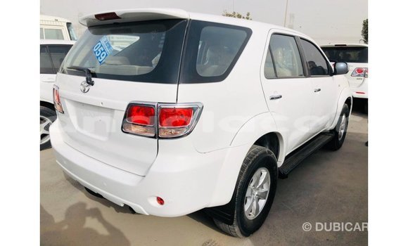 Comprar Importar Toyota Fortuner Branco Carro em Import - Dubai em Bengo Province Comprar Importar Toyota Fortuner Branco Carro em Import - Dubai em Bengo Province