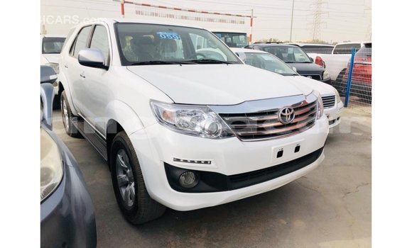 Acheter Import Voiture Toyota Fortuner Blanc à Import - Dubai, Province de Bengo Acheter Import Voiture Toyota Fortuner Blanc à Import - Dubai, Province de Bengo