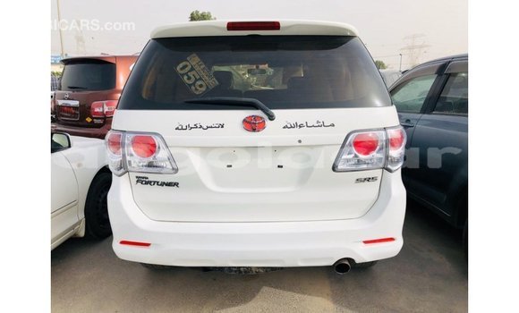 Acheter Import Voiture Toyota Fortuner Blanc à Import - Dubai, Province de Bengo Acheter Import Voiture Toyota Fortuner Blanc à Import - Dubai, Province de Bengo