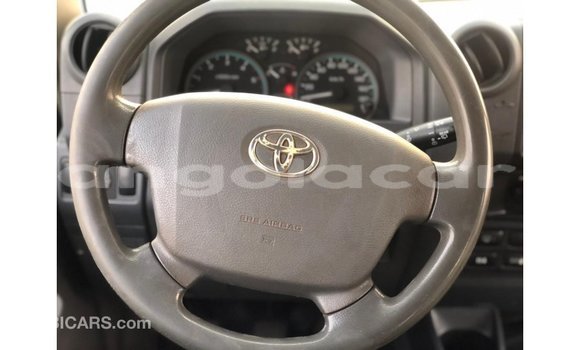 Comprar Importar Toyota Land Cruiser Branco Carro em Import - Dubai em Bengo Province Comprar Importar Toyota Land Cruiser Branco Carro em Import - Dubai em Bengo Province