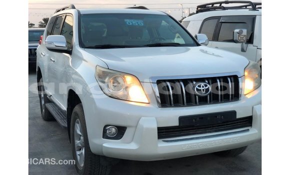 Acheter Import Voiture Toyota Prado Blanc à Import - Dubai, Province de Bengo Acheter Import Voiture Toyota Prado Blanc à Import - Dubai, Province de Bengo