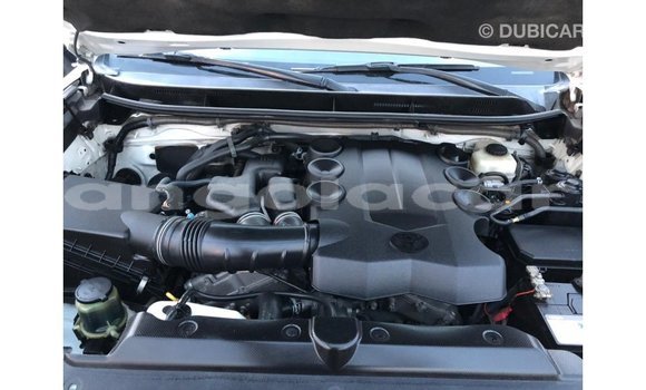 Acheter Import Voiture Toyota Prado Blanc à Import - Dubai, Province de Bengo Acheter Import Voiture Toyota Prado Blanc à Import - Dubai, Province de Bengo