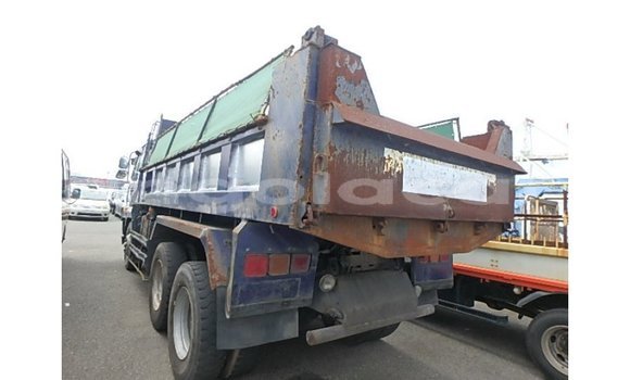 Comprar Importar Nissan Evalia Azul Caminhão em Import - Dubai em Bengo Province Comprar Importar Nissan Evalia Azul Caminhão em Import - Dubai em Bengo Province